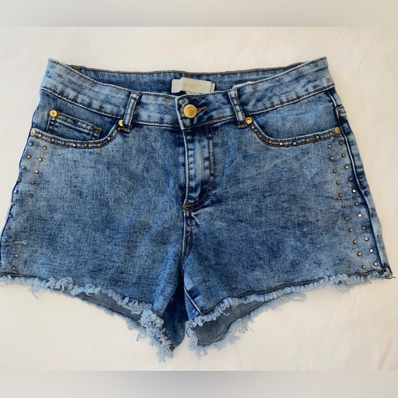 Nicki Minaj Pants - 💜Women’s Nicki Minaj Mid Rise Studded Denim Jean Shorts Size 5/6